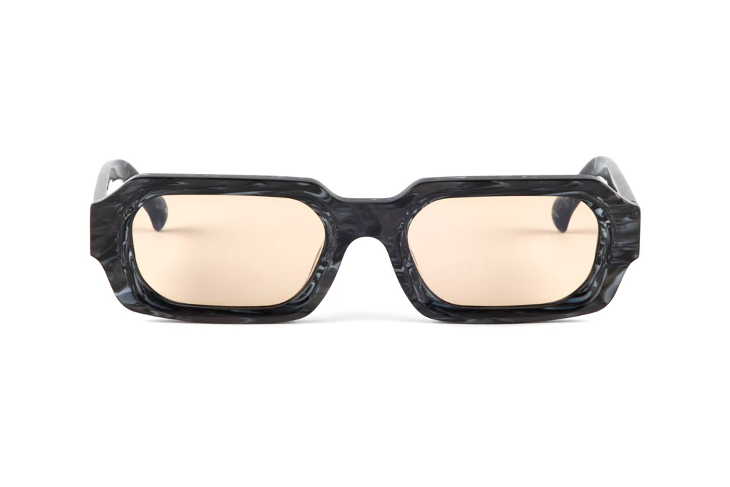 PEARL BLACK / COLA PHOTOCHROMIC